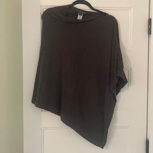 Super Cozy Barefoot Dreams cape or poncho
